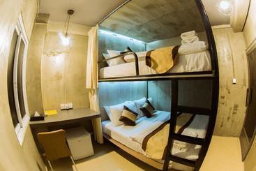 The Lodge Yangon Hostel