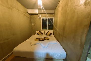 The Lodge Yangon Hostel
