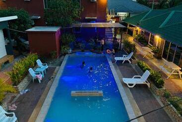 هتل D Lima Beach Inn