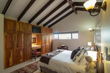 تختخواب و صبحانه Ginaz Bnb