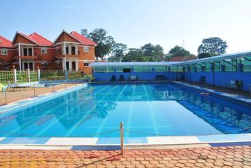 هتل Country Inn Masindi
