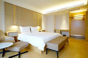 Ji Hotel Qiqihar Emancipation Door
