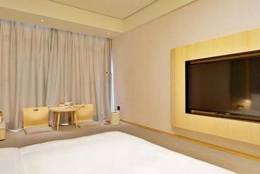 Ji Hotel Qiqihar Emancipation Door
