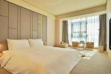 Ji Hotel Qiqihar Emancipation Door
