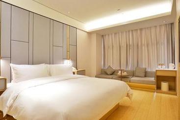 Ji Hotel Qiqihar Emancipation Door