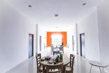 هاستل Reddoorz Near Ubud Village