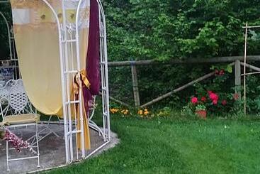 تختخواب و صبحانه Casa Fiorita