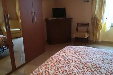 تختخواب و صبحانه Casa Fiorita