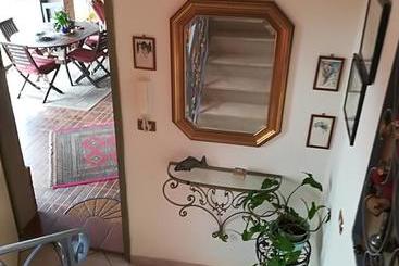 تختخواب و صبحانه Casa Fiorita