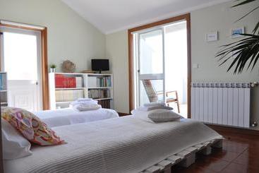 تختخواب و صبحانه Sun & Sand Guesthouse