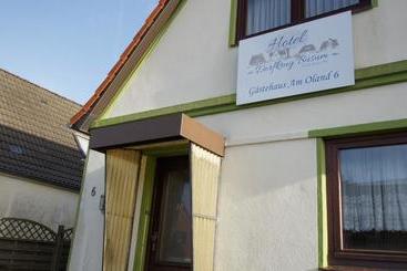 هتل Dorfkrug Büsum   Günstige Altbauzimmer Am Oland