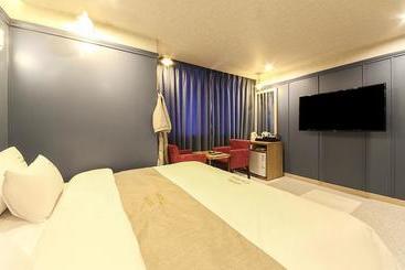 مُتل Busan Oncheonjang  Carino
