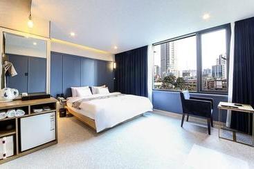 مُتل Busan Oncheonjang  Carino