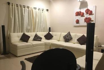 تختخواب و صبحانه Che S House