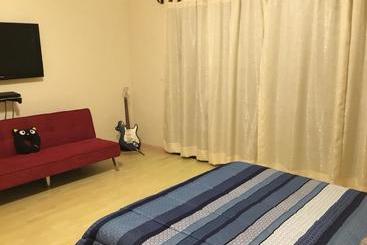 تختخواب و صبحانه Che S House
