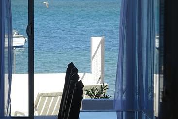 Faro Beach Life Hostel