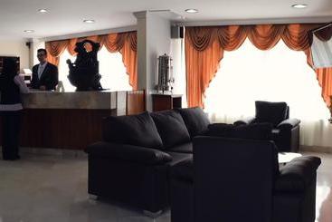 هتل Santa Isabel 2