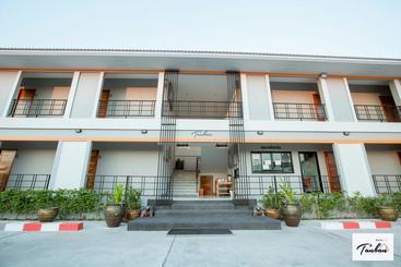 هاستل Tan Bann Mansion Surin
