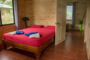 تختخواب و صبحانه Forest Lodge