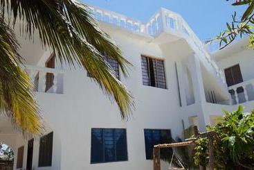 تختخواب و صبحانه Villa Mina Beachhouse