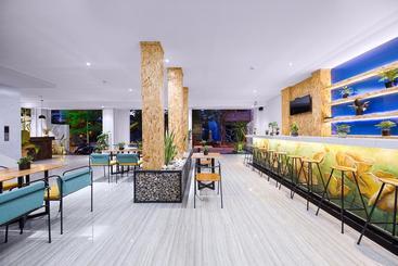 هتل Essenza  & Spa
