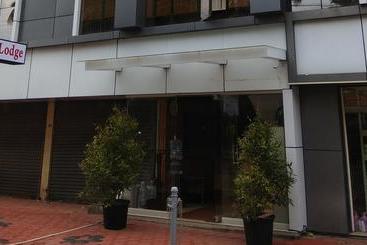 هتل Manjira Lodge