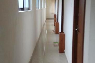 هتل Manjira Lodge