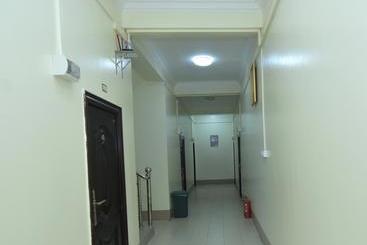 فندق على الطريق Hpaan River View