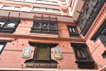 تختخواب و صبحانه Green Tara Heritage Home