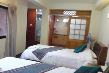 تختخواب و صبحانه Green Tara Heritage Home