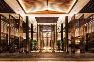 هتل Howard Johnson Hot Spring Resort Anshun