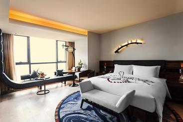 هتل Howard Johnson Hot Spring Resort Anshun