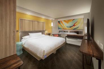 هتل Tru By Hilton Meridian