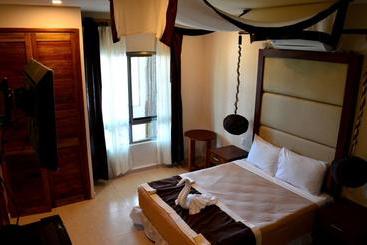 هتل Villas Valentina