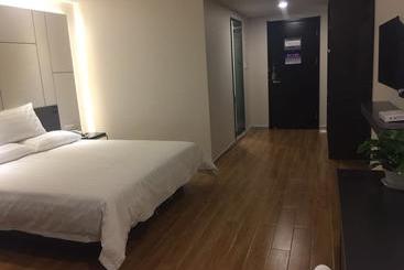 هتل Hi Inn Xuzhou Greenland Business City