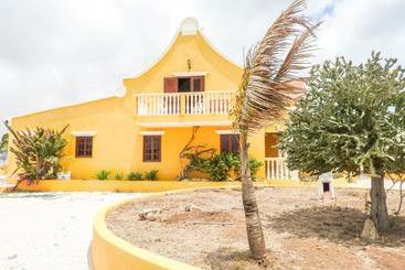 تختخواب و صبحانه Landhuis Belnem Bonaire
