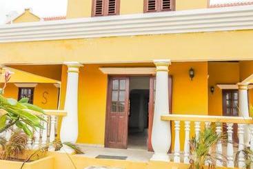 تختخواب و صبحانه Landhuis Belnem Bonaire