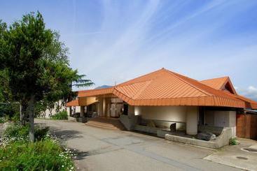 בית מלון כפרי Wisterian Life Club Nojiriko