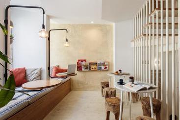 هتل Dear Lisbon - Living House