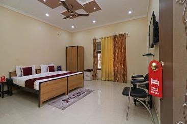 هتل Nirmal Palace
