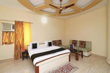 هتل Nirmal Palace