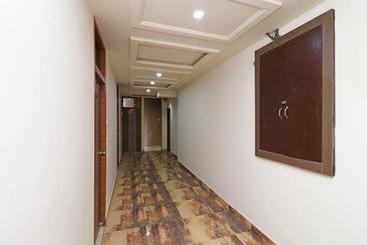 هتل Nirmal Palace