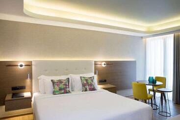 בית מלון כפרי Wyndham Athens Residence