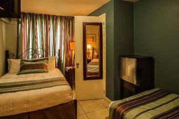 هتل Inn At 87