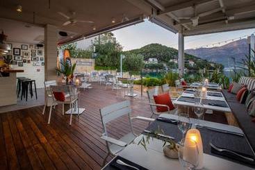 Tara's Lodge Hotel