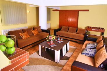 هتل Residenza Di Carbasinni