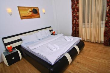 هتل Residenza Di Carbasinni