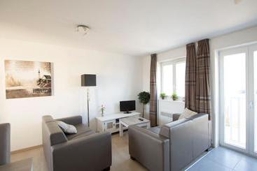 اقامتگاه Holiday Suites Oye Plage