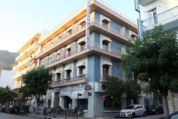 בית מלון כפרי Central