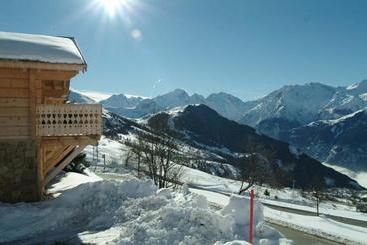هتل Chalet Les Sapins